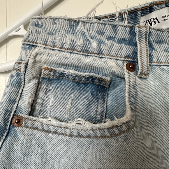 Size 4 Zara distressed jeans - Picture 9 of 11